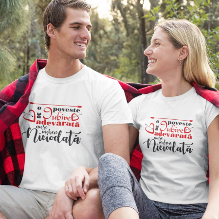 Cadouri de Valentine's Day - Set 2 Tricouri Cuplu Personalizate - O poveste de iubire adevarata  