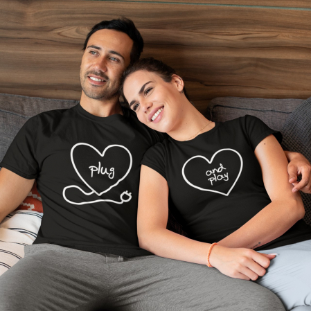 Tricouri Cuplu - Set 2 Tricouri Cuplu Personalizate - Plug And Play  