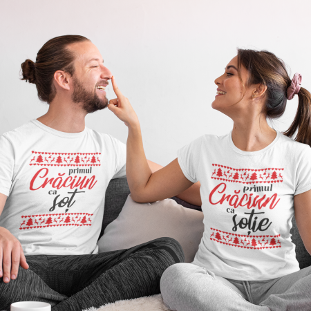 Tricouri Craciun - Set 2 Tricouri Cuplu Personalizate - Primul Craciun Ca Sot / Sotie  