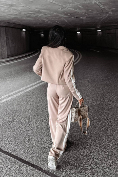 Compleu Smart Casual Crem cu Dungi Laterale – Sacou Crop și Pantaloni Largi pentru Toamna [2]