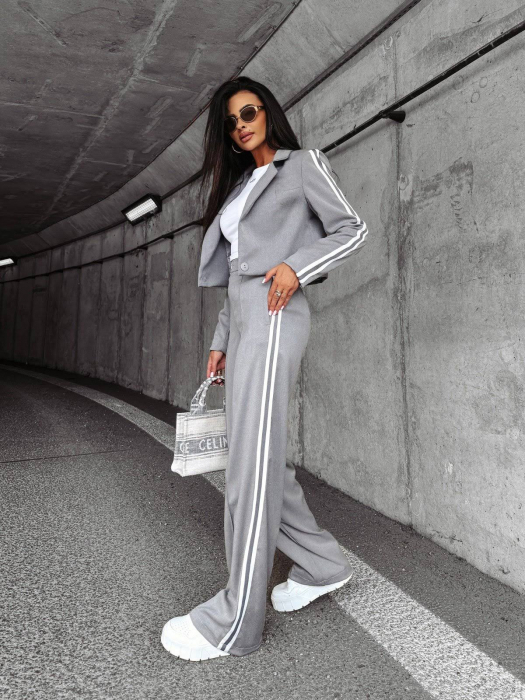 Compleu Smart Casual Gri cu Dungi Laterale – Sacou Crop și Pantaloni Largi pentru Toamna [6]