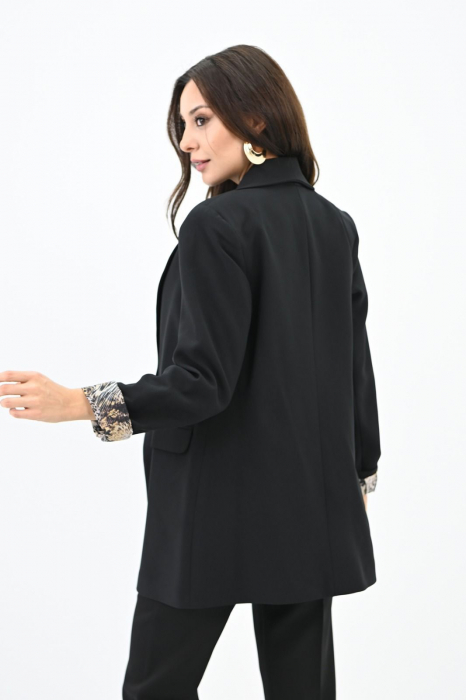 Costum negru elegant, cu captuseala animal print [5]