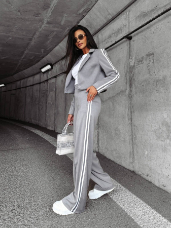Compleu Smart Casual Gri cu Dungi Laterale – Sacou Crop și Pantaloni Largi pentru Toamna [5]