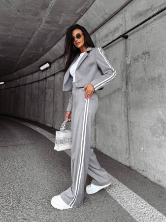 CELE MAI NOI PRODUSE - Compleu Smart Casual Gri cu Dungi Laterale – Sacou Crop și Pantaloni Largi pentru Toamna