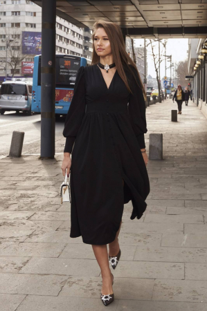 Rochie neagra, maxi, cu maneca lunga si decolteu in V [2]