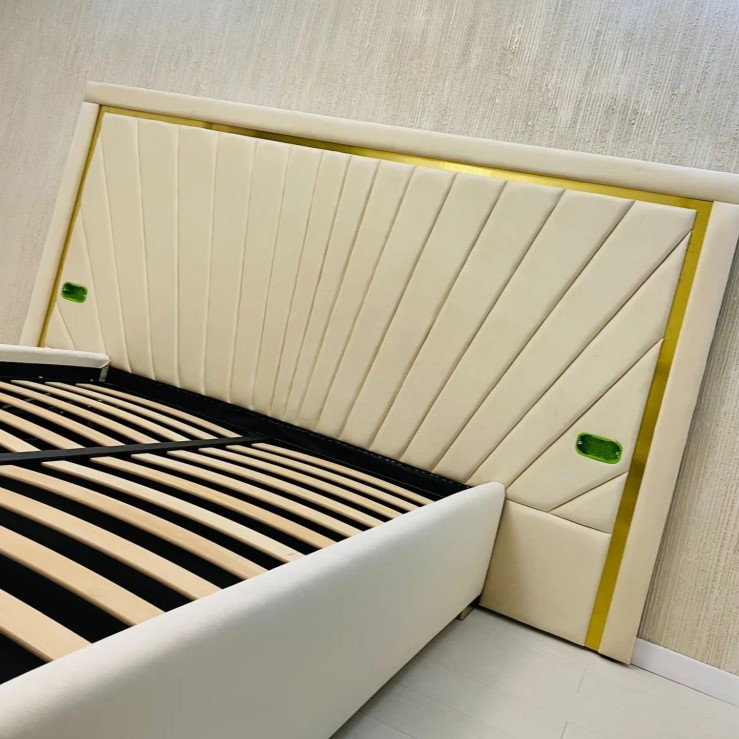 Bandă decorativă adezivă inox auriu mat periat [9]