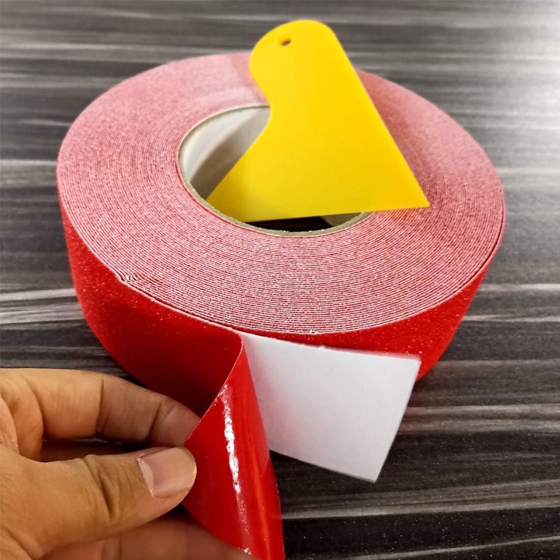 bandă adezivă antialunecare bandă antiderapantă roșie bandă abrazivă autoadezivă bandă antialunecare pentru gresie bandă antialunecare pentru beton bandă antialunecare pentru parchet bandă adezivă roșie pentru scări bandă antialunecare pentru metal bandă de siguranță autoadezivă bandă antiderapantă pentru trepte bandă antialunecare industrială bandă de avertizare roșie bandă antialunecare pentru uz interior și exterior bandă adezivă pentru suprafețe alunecoase bandă antialunecare pentru scări interioare [4]