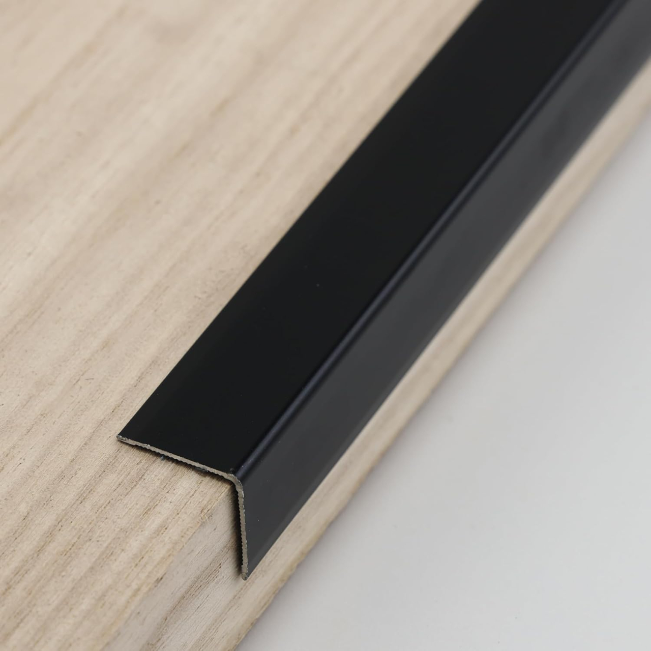 Protector colț perete aluminiu negru 20x20mm set 3 bucăți [4]