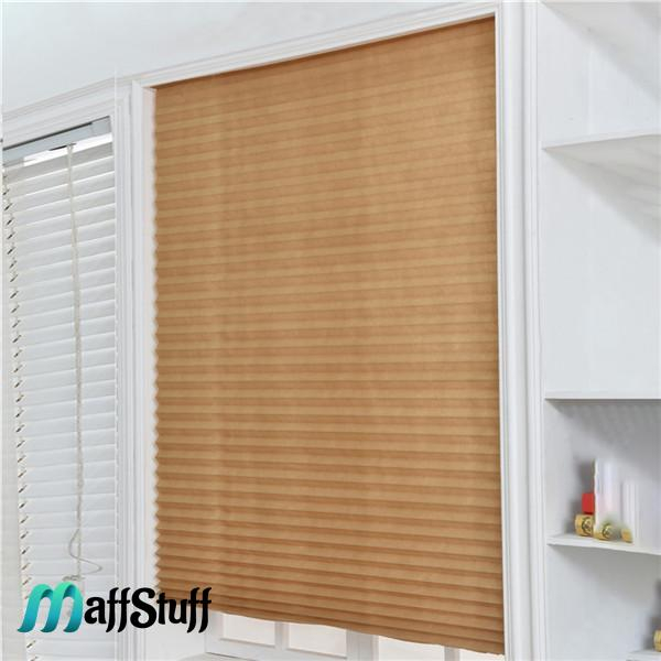 Jaluzea fereastră PVC Jaluzea textilă autoadezivă Prindere ușoară pentru jaluzea Jaluzele decorative pentru ferestre Întunecare ferestre PVC Îmbunătățire ambient interior Înfrumusețare fereastră PVC Împrospătare decor fereastră Decorațiuni pentru ferestre din PVC Jaluzele autoadezive de calitate Ambiente confortabil în locuință Design interior cu jaluzele [5]