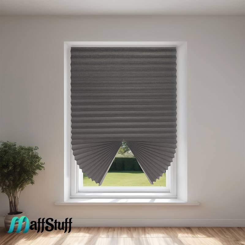 Jaluzea fereastră PVC Jaluzea textilă autoadezivă Prindere ușoară pentru jaluzea Jaluzele decorative pentru ferestre Întunecare ferestre PVC Îmbunătățire ambient interior Înfrumusețare fereastră PVC Împrospătare decor fereastră Decorațiuni pentru ferestre din PVC Jaluzele autoadezive de calitate Ambiente confortabil în locuință Design interior cu jaluzele [16]