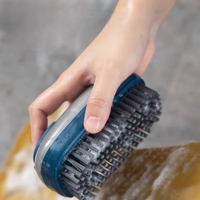 Perie cu Recipient pentru Detergent – Ideală pentru Curățarea Covoarelor, Hainelor și Suprafețelor [2]