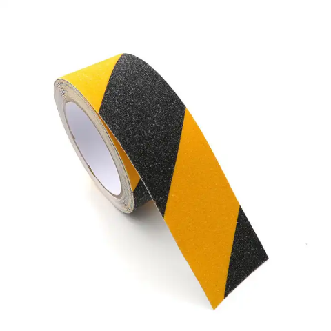Unelte - Accesorii DIY - banda antialunecare bandă adezivă antiderapantă bandă abrazivă granulație grosieră bandă de siguranță protecție alunecare antiderapant gresie bandă pentru beton bandă pentru parchet bandă pentru metal bandă negru cu galben accesorii siguranță podea adeziv pentru alunecare antialunecare scări bandă rezistentă uz intens