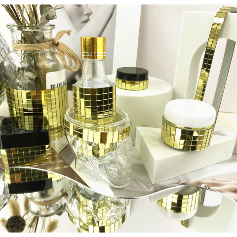 banda oglinda tip mozaic Banda adeziva oglinda  banda adeziva decorativa  benzi oglinzi banda adeziva tip oglinda Banda adeziva oglinda argintiu Banda decorativa auriu Banda adeziva decorativa cu oglinzi decorative [1]