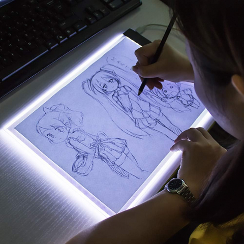 Activități Recreative - Drumeții - Tabletă Grafică cu LED – Iluminare Reglabilă pentru Desen, Schițe și Proiecte Creative