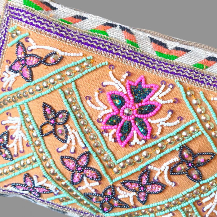 gentuta-din-material-textil-cu-margele-colorate [2]