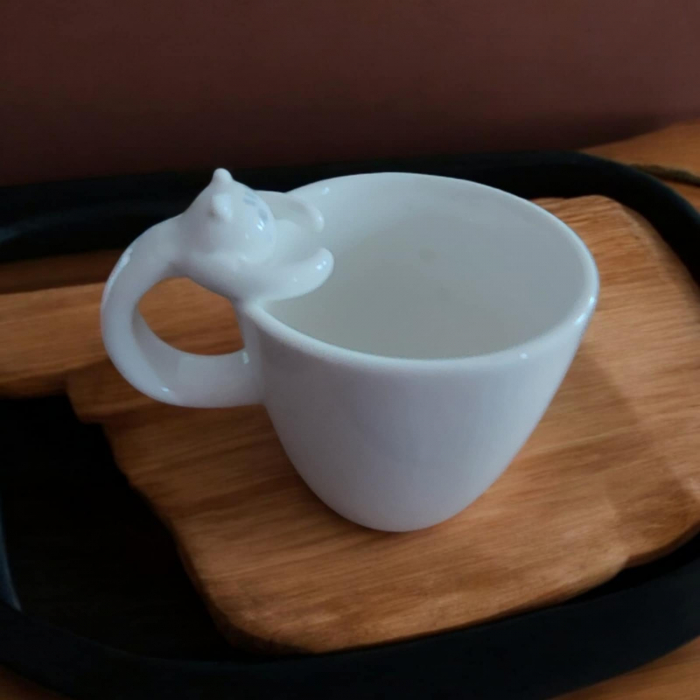 Cana Alba din Ceramica cu o Pisica Atarnata de Toarta [1]