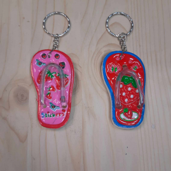breloc papuc colorat din plastic [2]