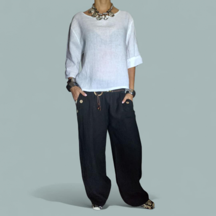 Pantaloni pe Fond Negru din In Croi Larg si Buzunare Laterale [2]