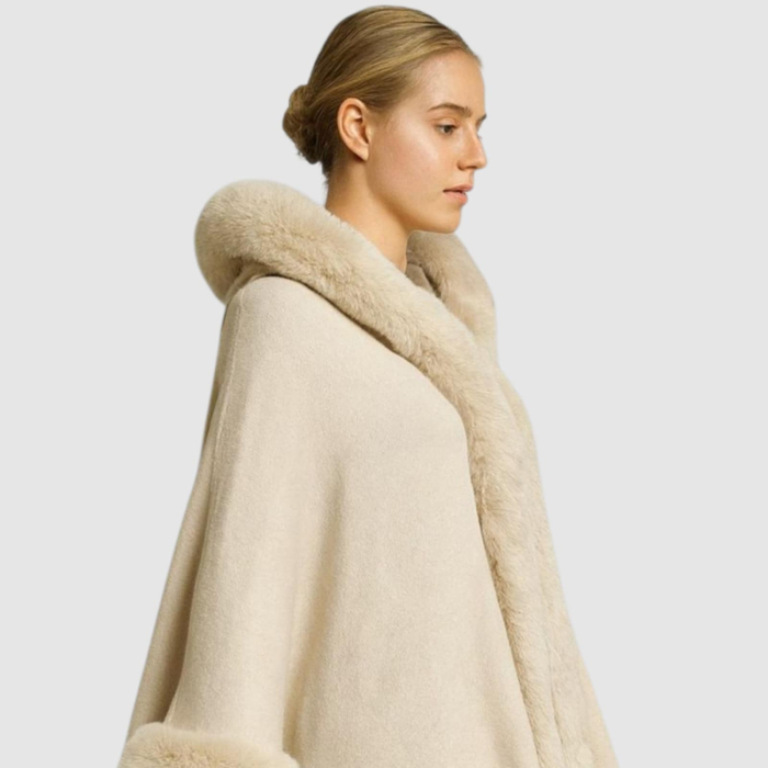 Pelerina tip poncho crem cu gluga si blana ecologica pentru sezon rece [3]