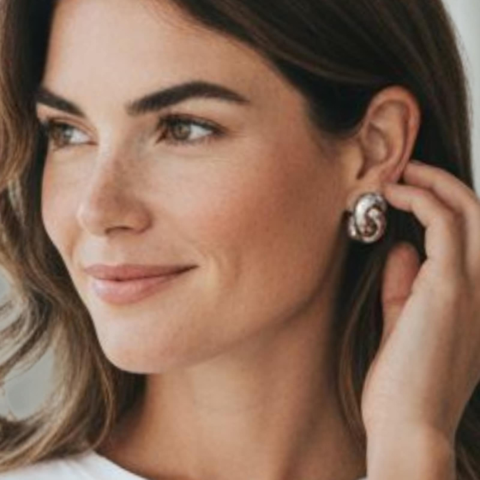 Cercei statement argintii in forma de nod elegant [2]