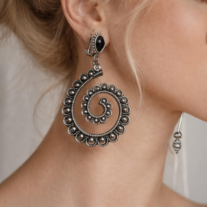 Cercei clips statement spirala argintiu oxidat cu piatra neagra [2]