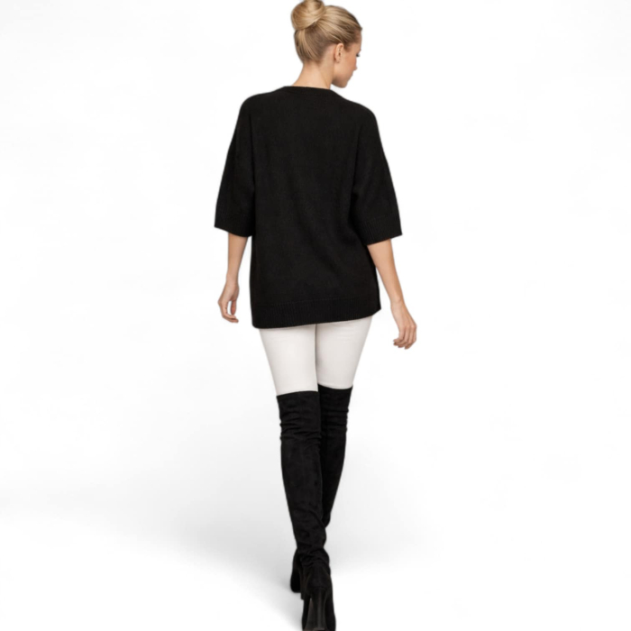 Pulover negru din tricot fin cu aplicatii decorative si accente elegante [3]