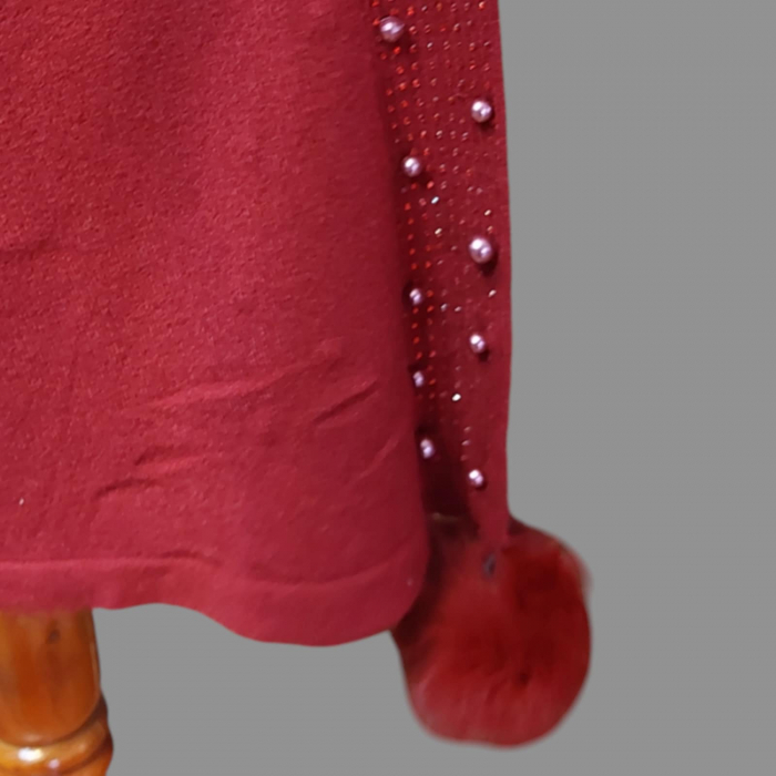 pulover-cardigan-visiniu-cu-perle-roz-pe-partea-din-fata [2]