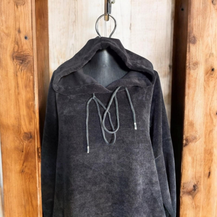 rochie-asimetrica-pentru-sezon-rece-tip-hanorac-si-atingere-reiat-pentru-marimi-mare [4]