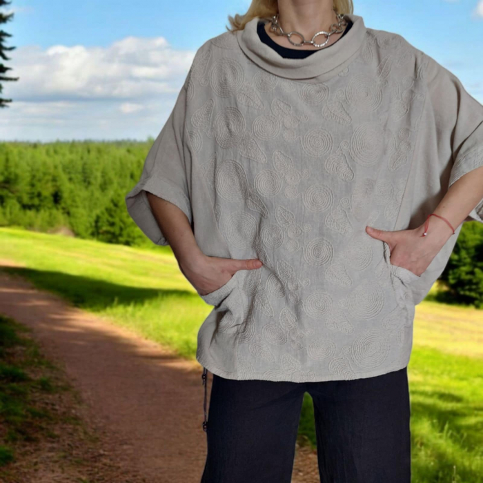 Bluza pe Fond Crem din In cu Guler Larg si Buzunare [1]
