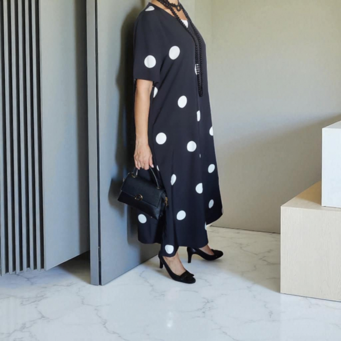 Rochie Croi Larg pe Fond Negru cu Buline Albe [2]