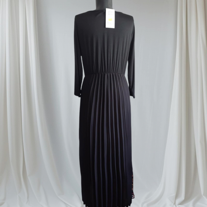 rochie-lunga-asimetrica-plisata-cu-modele-colorate-pe-partea-din-fata [2]