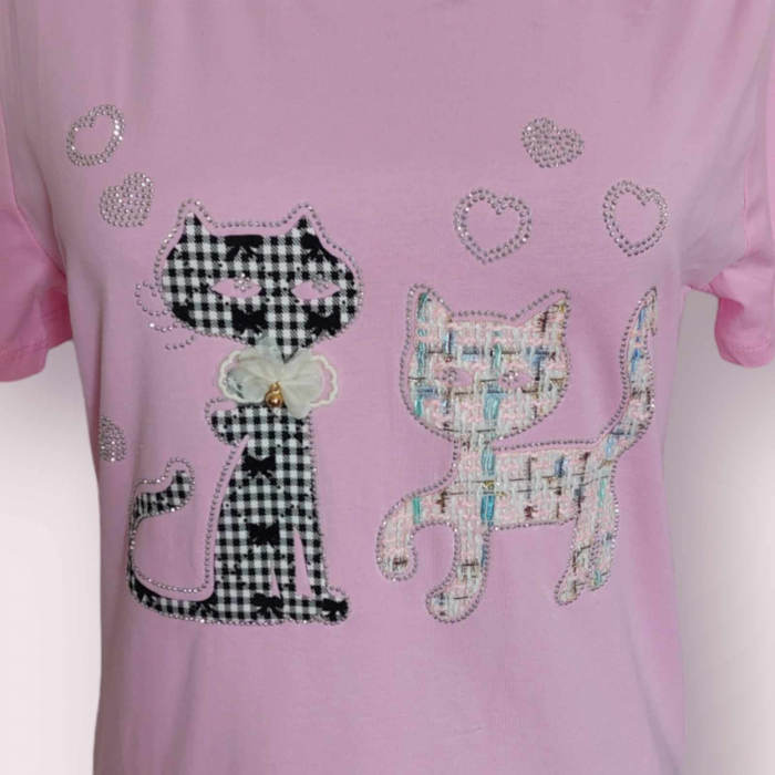 tricou roz din bumbac cu insertie pisici cu strasuri [2]