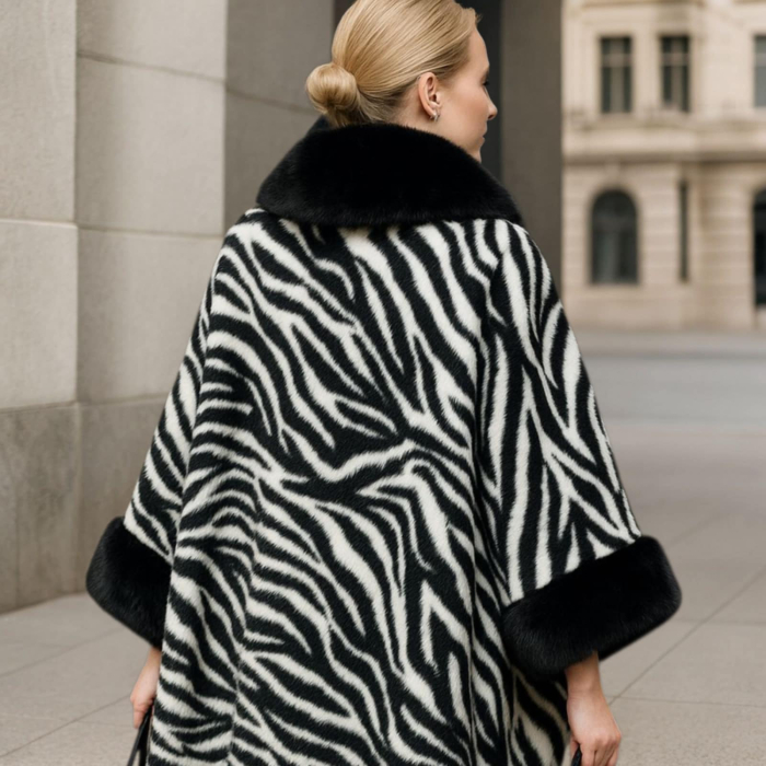 Haina Asimetrica Tip Poncho Eleganta cu Imprimeu Zebra si Guler Blana Ecologica [2]