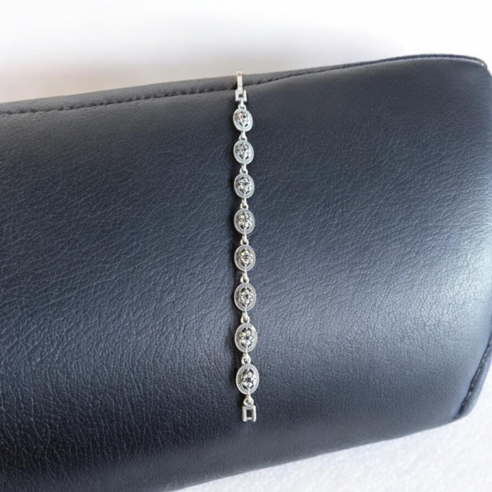 Bratara din metal gablont argintiu cu pietre marcasite [1]