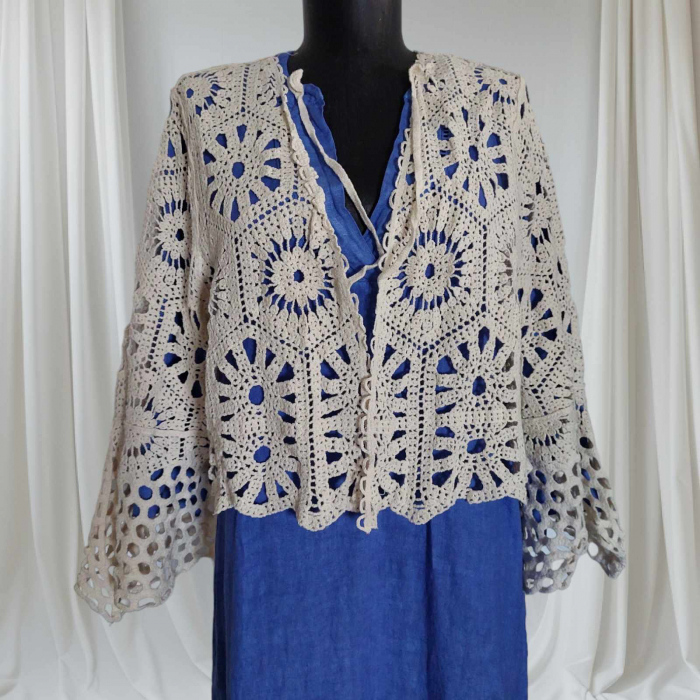 bolero-de-vara-din-macrame-crem-cu-volan-la-maneca [2]