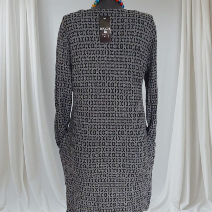 rochie-pentru-sezon-rece-cu-model-si-buzunare-ascunse [3]