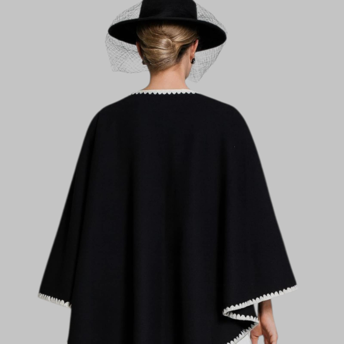 Poncho tip pelerina neagra din stofa cu bordura decorativa alba contrastanta [2]