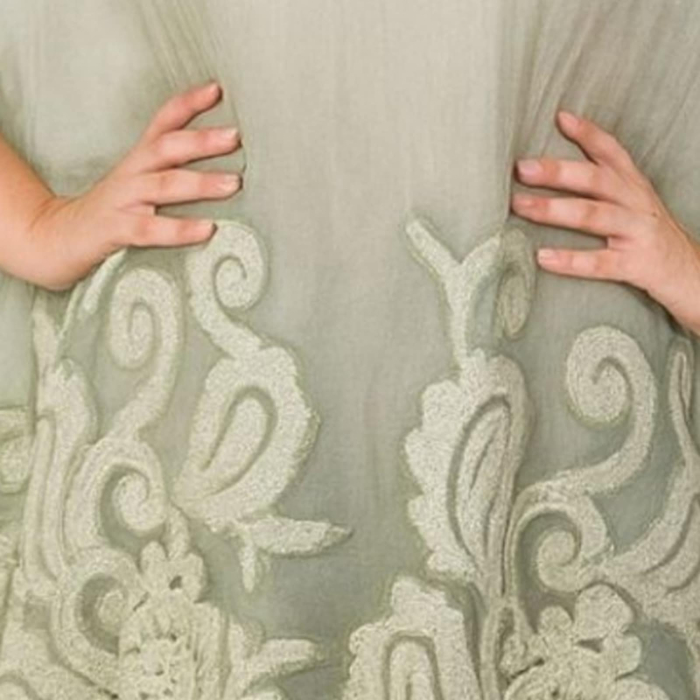 Bluza   eleganta tip fluture din acrylic si broderie  delicata in partea de jos [3]