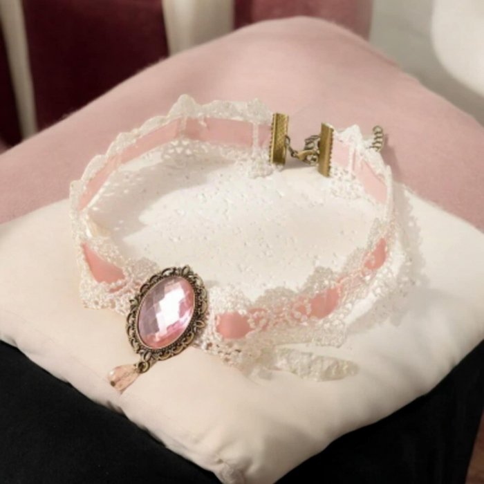 choker-elegant-din-dantela-cu-piatra-pe-mijloc [3]