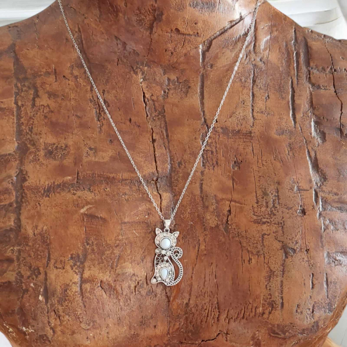 Colier la baza gatului cu pandant pisica si pietre marcasite [4]