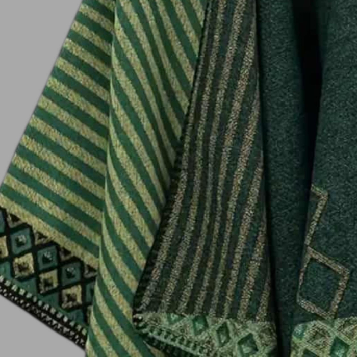 Poncho asimetric generos tip pelerina  in nuante de verde pentru sezon rece [3]