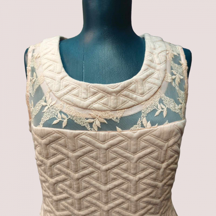 Rochie clos fara maneci cu dantela la decolteu [3]