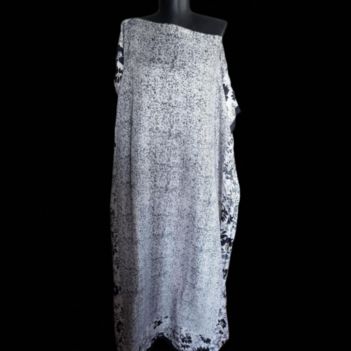 Rochie Lunga Vaporoasa din Satin cu Decolteu Barcuta [5]