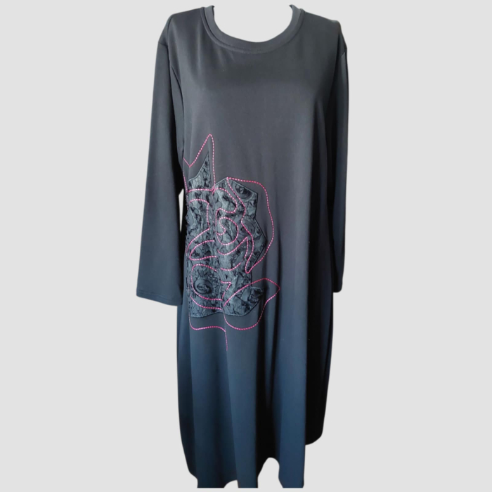 Rochie neagra forma lalea pentru sezon rece cu inserii alb si negru pe partea din fata [4]