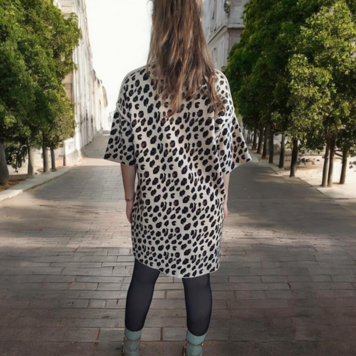rochie-tricot-pe-fond-crem-cu-imprimeu-animal-print [2]