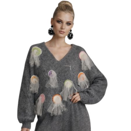 Pulovere - Pulover gri din tricot cu aplicatii decorative din dantela si tulle