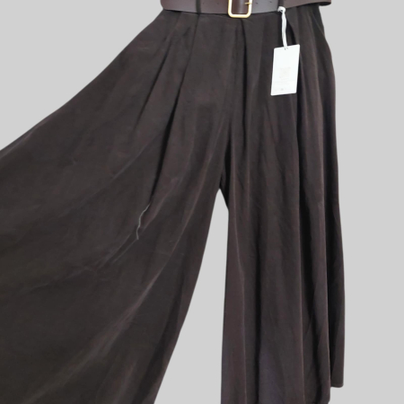 Pantaloni bumbac & vascoza - Fusta pantalon ampla  din reiat fin maro cu buzunare laterale si curea inclusa