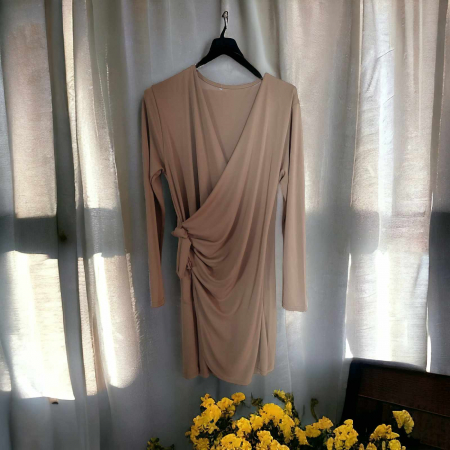 Promotii sezon rece - Rochie din lycra stransa intr-o parte tip office