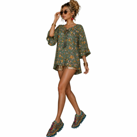 Bluze sezon cald - Bluza fond  verde cu imprimeu floral si volane la maneci