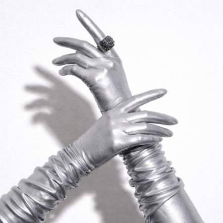 Manusi trei sferturi  din material usor lucios [1]